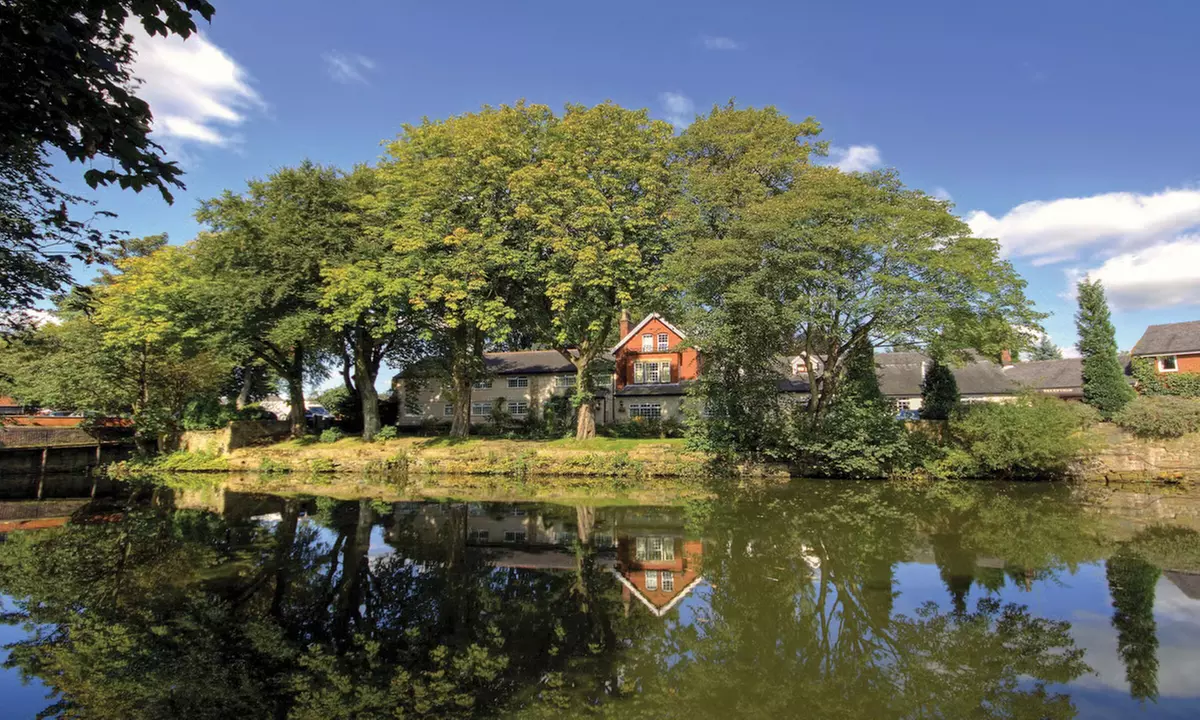 Greater Manchester: Stay with Breakfast