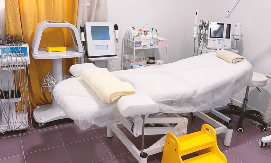 Image 14: Tratamiento de rejuvenecimiento facial con 10 o 20 hilos tensores PDO