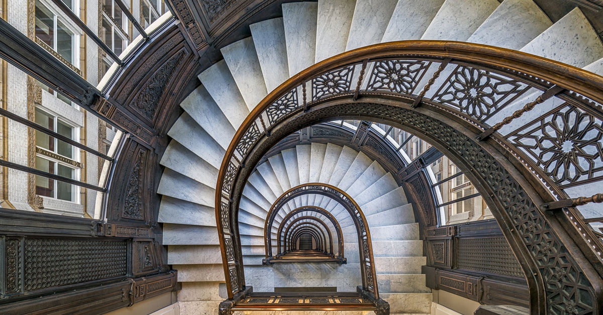 Discover Chicagos Hidden Architectural Wonders: Secret Interiors Walking Tour