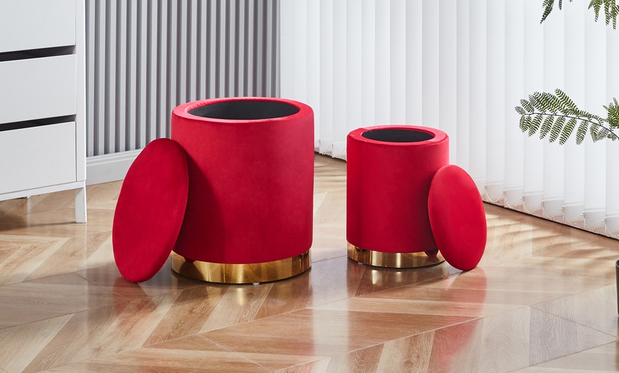 Image 7: Conjunto de pufs de terciopelo