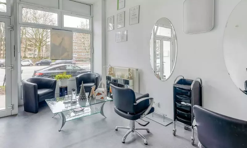 60 Min. Gesichtsbehandlung: Klassisch, Aqua Facial oder Dermabrasion