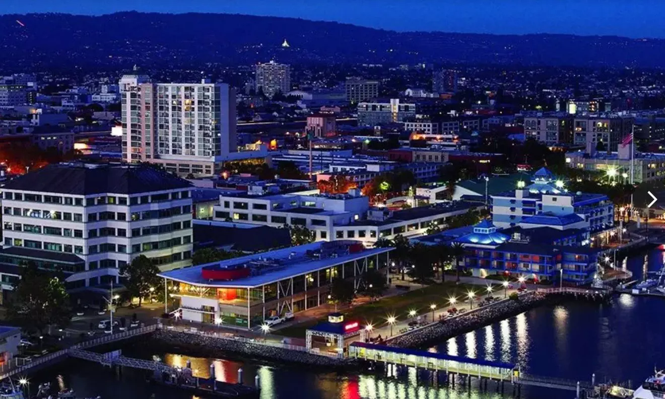 1.5 Hour Oakland After Dark Guided Tour for Up to Six - Valid Any Day 