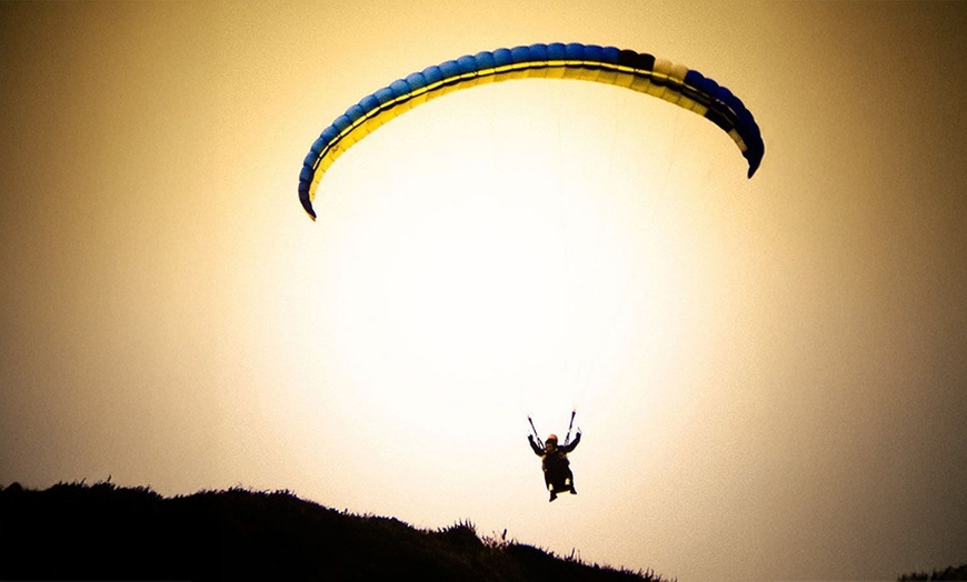 Image 3: Vuelo biplaza en parapente para una o dos personas en Galicia