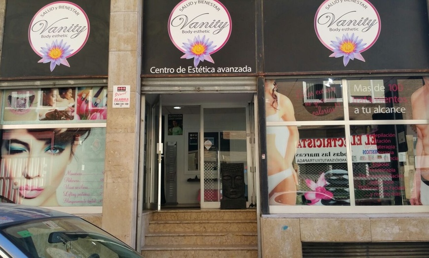 Image 6: Lipoescultura, presoterapia y plataforma vibratoria en Estética Vanity