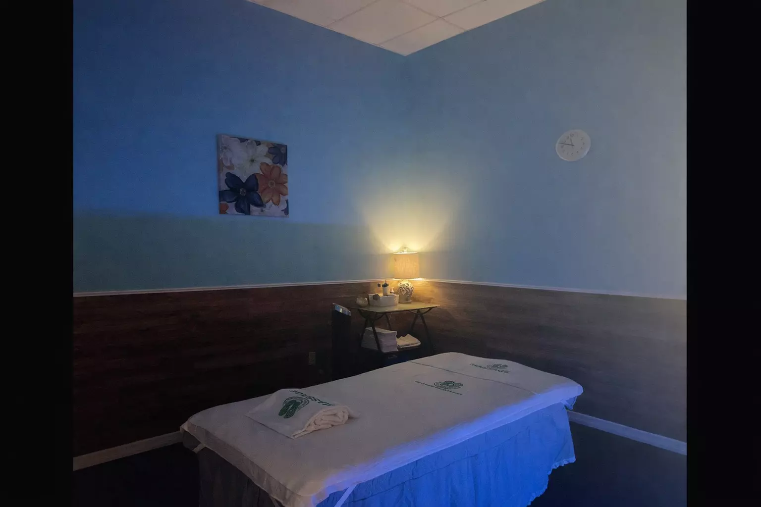 Relax with 60-Minute Couples Deep Tissue Massages with Aromatherapy