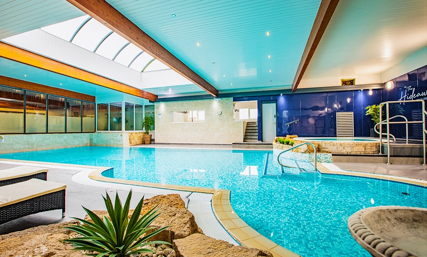 Image 2: Afternoon Tea w/ Prosecco & Full Spa Amenities at Parkmore Hotel & Spa