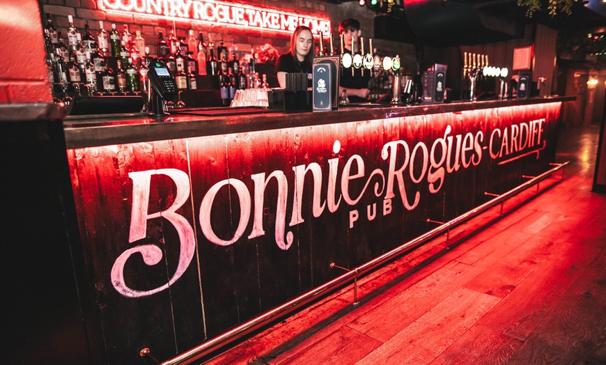 Image 5: Bonnie Rogues Kingston: Uniquely Bold Sunday Roasts & Live Atmosphere