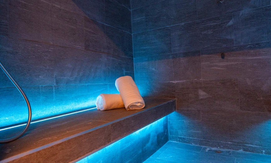 Image 18: Lago di Garda, Spiazzi: camera con colazione o mezza pensione e Spa