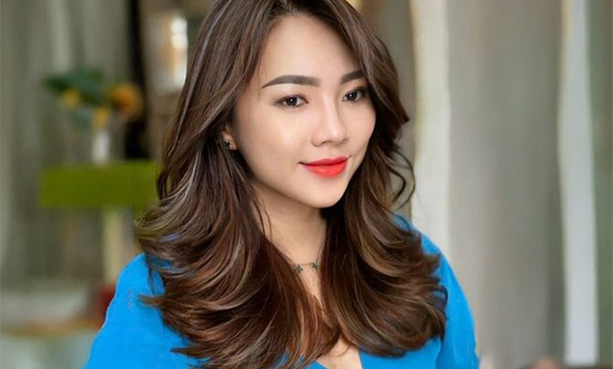 Image 1: Get a Fresh Look with Women's Single Color or Color Highlights!