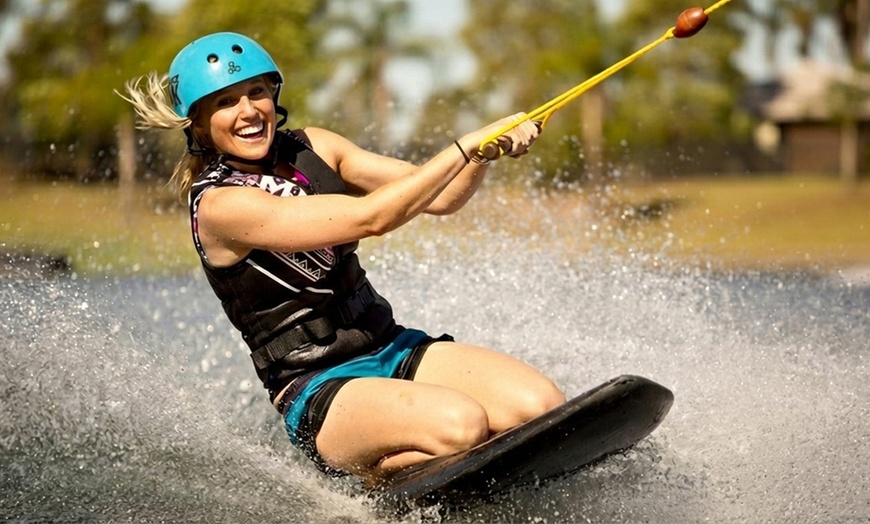 Image 2: Wakeboarding or Kneeboarding: One or Two-Hour Experience