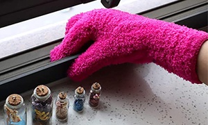 Reusable Microfibre Auto-Dusting Cleaning Gloves