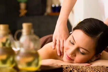 Valentins-Erlebnis: 3 Std. Hamam-Aufenthalt – Seifenschaummassage, Tee & Obst inkl. Paarmassage (47% sparen) - Second Medium