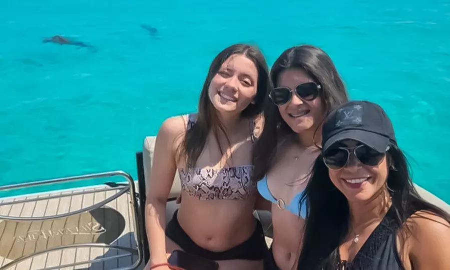 2 or 4-Hour Dolphin and Crab Island Cruise Or 2-Hour Sunset Cruise