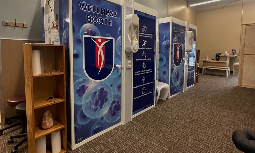 Image 6: Wellness Circuit: Stretching, Red Light/ Salt Therapy & Traction Table 