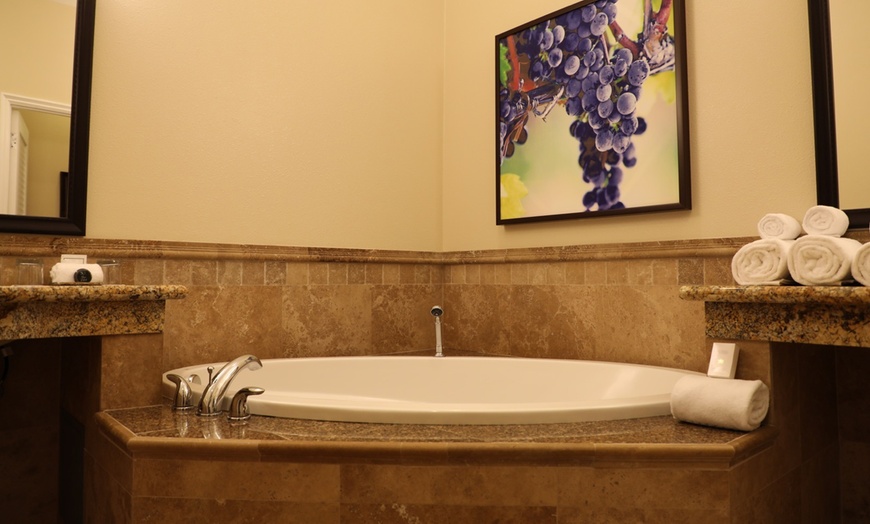 Image 8: Member-Only Deal: Sip, spa & stay - Temecula vineyards