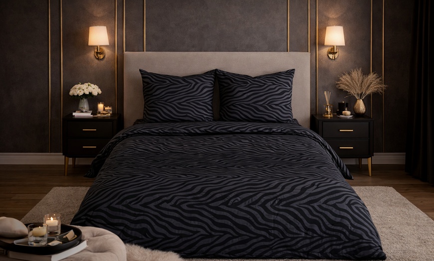Image 7: Animal Print Bedding Sets