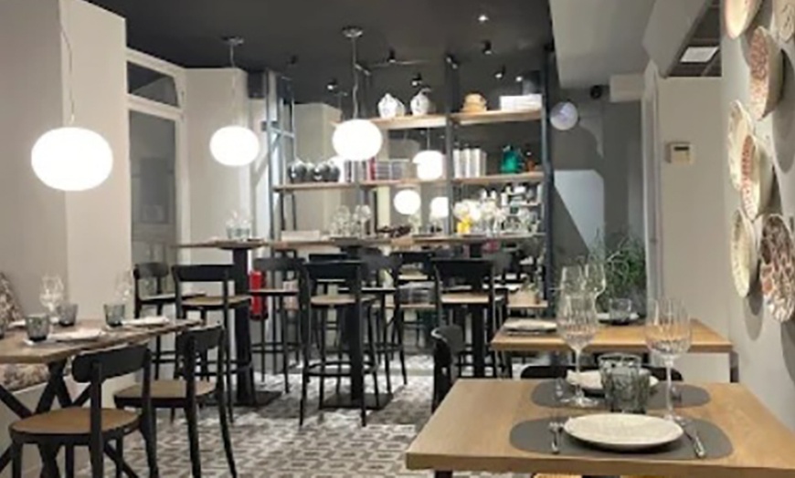 Image 5: Menú mediterráneo completo para 2 o 4 con opción a vino en El Carmen