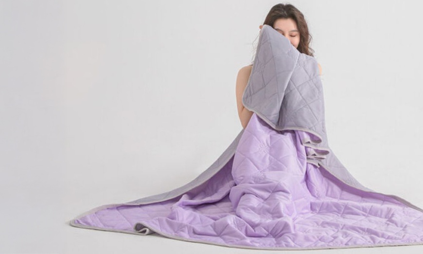 Image 8: Solid Colour-Design Printed Summer Cool Quilt