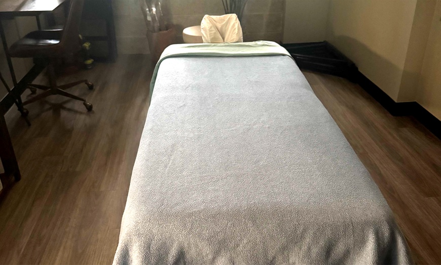 Image 3: Unwind with Choice of Swedish, or Deep Tissue Massage - 60 or 90 Min