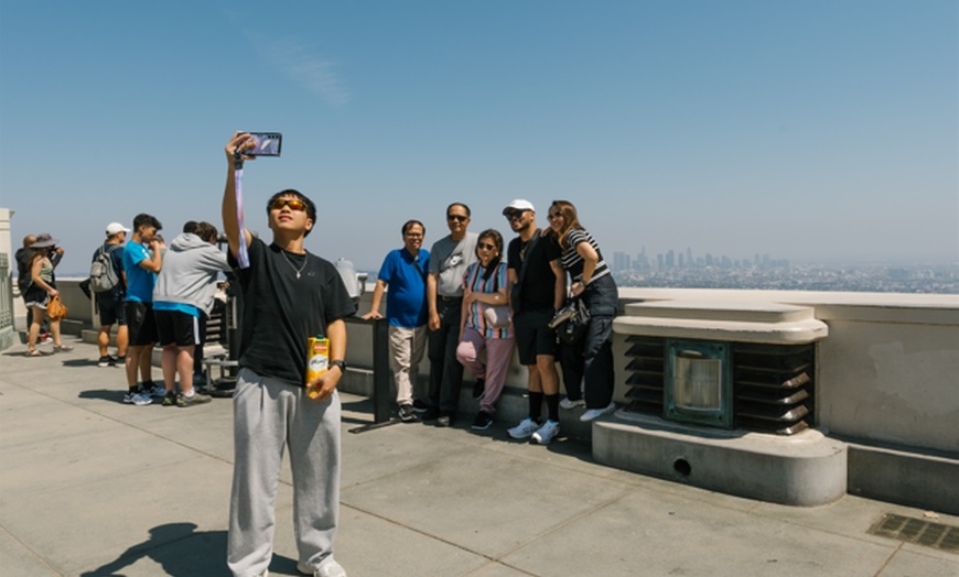 Image 8: Hollywood Sightseeing, Celebrity Tour & More For One Child or Adult 