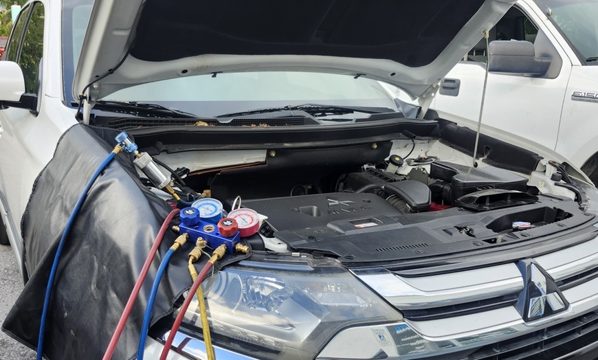 Image 2: A/C R134 Recharge with UV-Die included Auto Air Conditioning