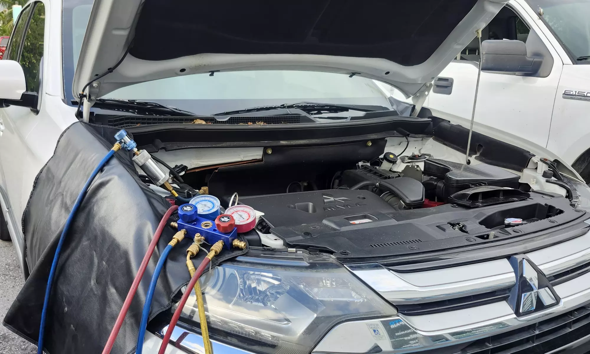 A/C R134 Recharge with UV-Die included Auto Air Conditioning