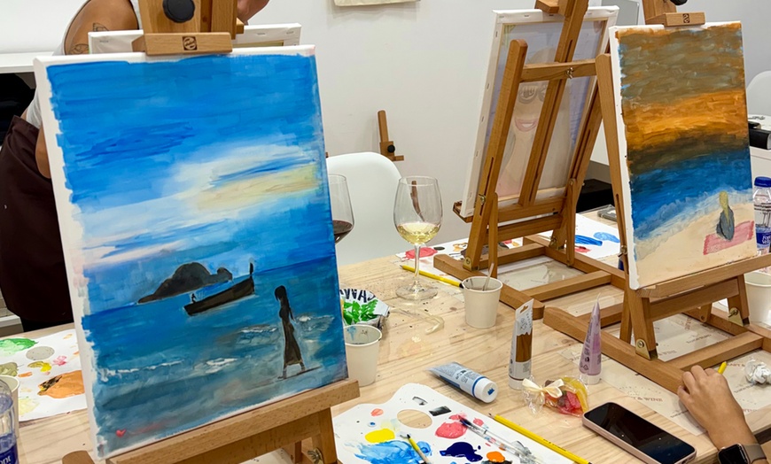 Image 3: Taller de lienzo libre con bebidas y picoteo para 1, 2 o 4 personas