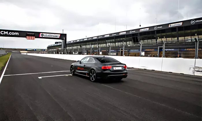 Taxi- / Race-Experience mit BMW, Audi oder WestField Cup für 1 Person