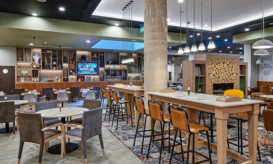 Image 9: Deluxe Asian Pan Afternoon Tea and Prosecco - 4stars Holiday Inn Hotel