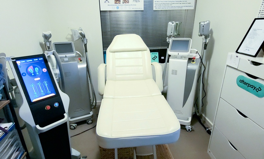 Image 2: One or Two Sessions: 360 Degree Fat Freezing on 1, 2, or 3 Areas