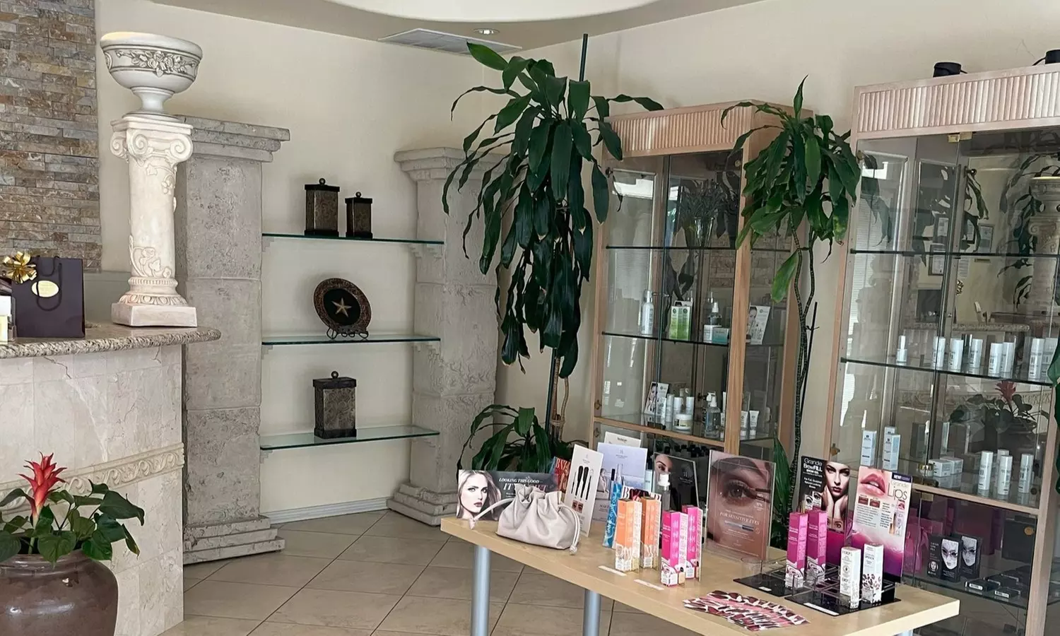 Pampering Package with Massage, Hot Towels, Aromatherapy & Facial