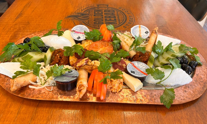 Image 2: Frühstückstablett inkl. Türkischer Çay für 2, 4 oder 6 Personen