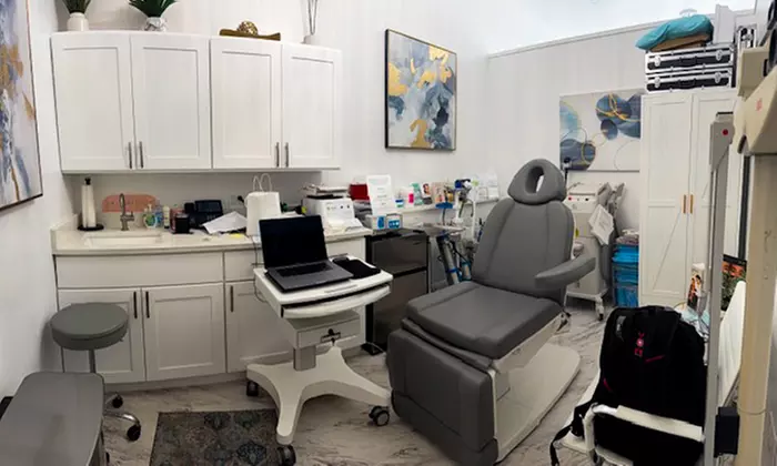 Revitalize with One, Two, or Three 90-Minute Hydra Facial Sessions at Glow Diamond (Up to 70% Off) - Second Medium