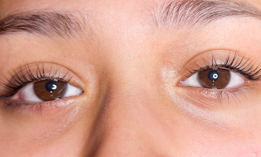 Image 6: Get Stunning Lashes with One Eyelash Lift Treatment with/without Tint