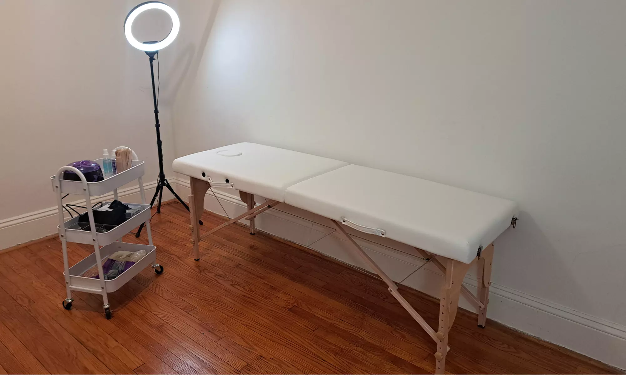 Get Half Arms, Lower Legs or Brazilian Wax for Smooth Skin