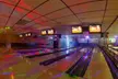 Spaß und Genuss in einem: 90 Min. Bowling inkl. 1 Pizza auf einer Bahn für bis zu 8 Personen (60% sparen) - Second Medium