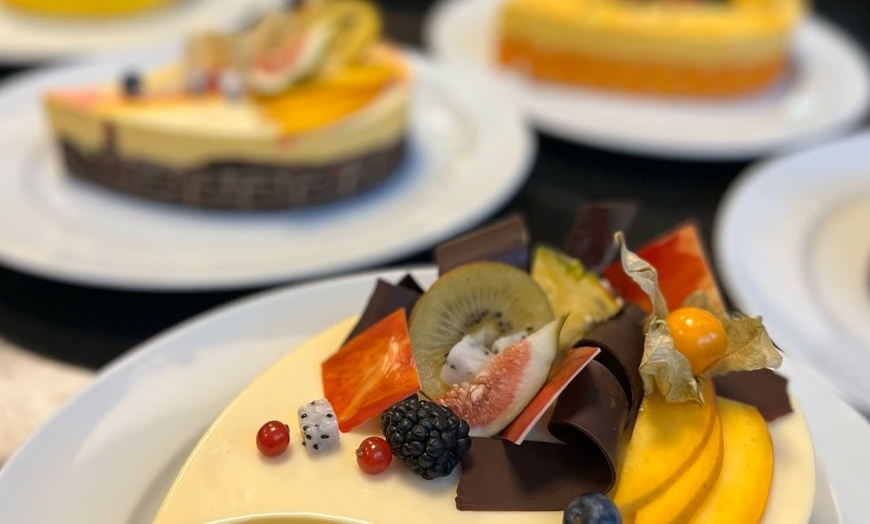 Image 1: Eisbecher, Kaffee und Torte oder Dessert nach Wahl für 1 - 2 Personen