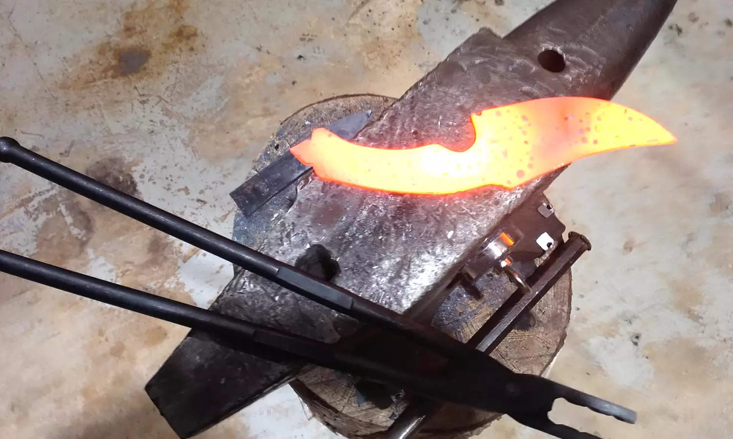 Curso de forja para crear un abridor, cuchillo o cuchillo vikingo