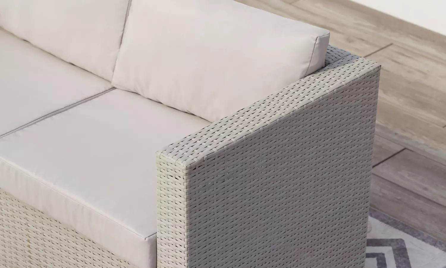 Salon de jardin 4 places Kocoon en résine tressée, modèle "Oacari"