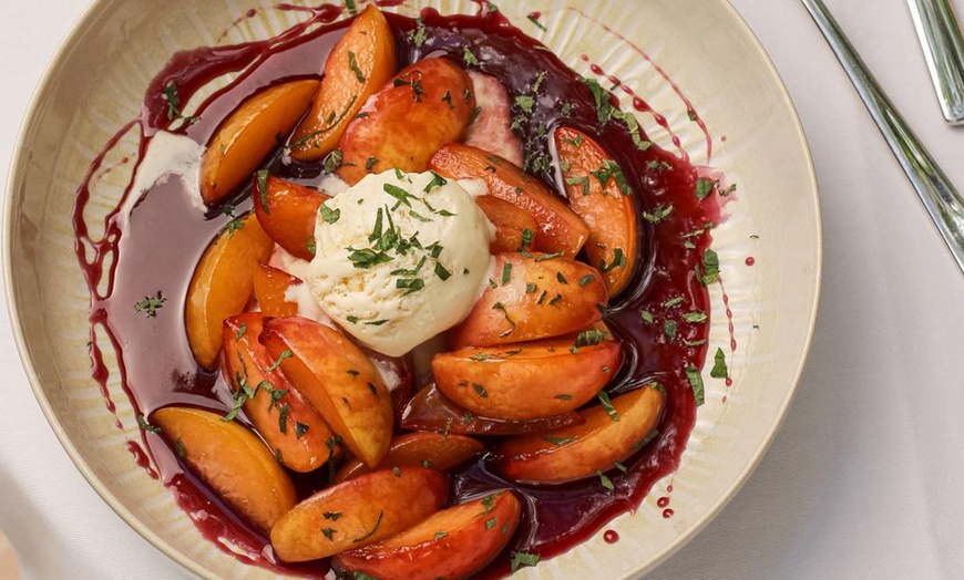 Image 5: Sommerliches 3-Gänge-Menü – vegetarisch oder mit Kalbsmedaillons