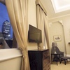 Image 5: London: Elegant 4* Stay with Breakfast