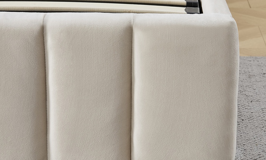 Image 6: Lit coffre Trocadéro en velours avec tête de lit