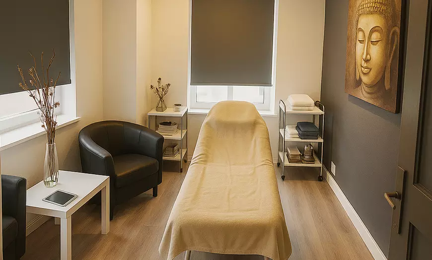 Image 1: Choose 30 or 60 Minutes of Pure Relaxation With a Soothing Massage
