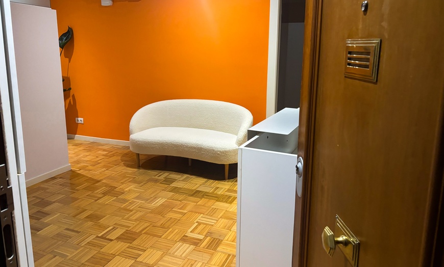 Image 3: Facial a elegir: vitamina C, antiaging, antiacné o aparatología 