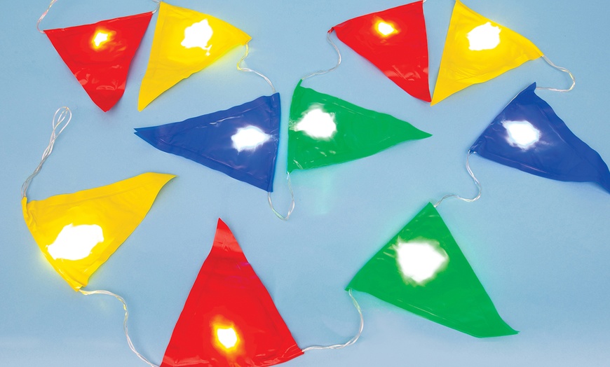 Image 9: Novelty String Lights