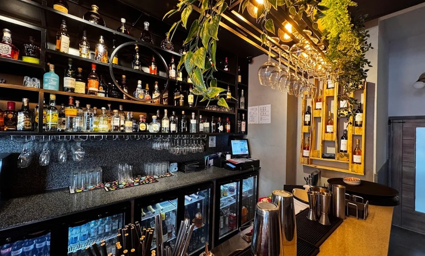 Image 2: Big Plates, Tapas, Snacks with Glass of Wine, Beer/Cocktail for 2 or 4