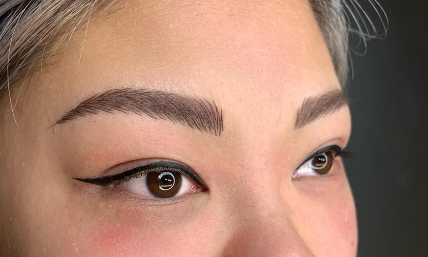 Image 2: Permanent mooie oogopslag: PMU behandeling naar keuze