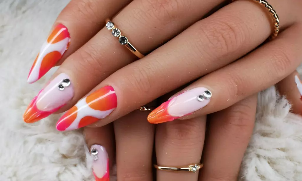 Pose de vernis à ongles ou capsules mains et/ou pieds