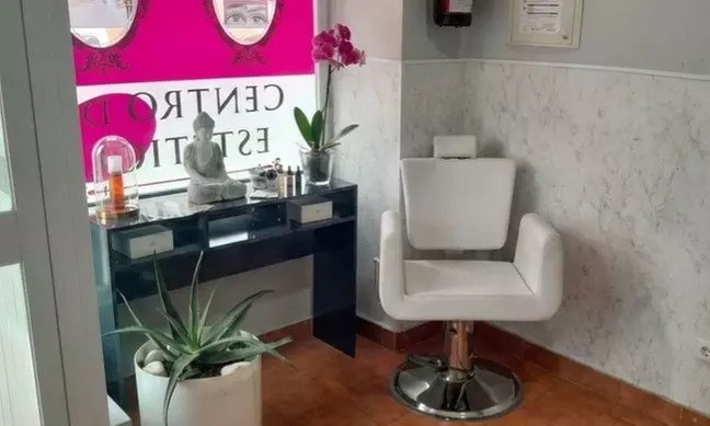 Laminado de cejas con diseño, depilación y tinte y opción a pestañas