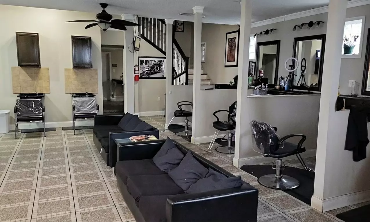 Professional Small, Medium, or Large Knotless Braid Sessions